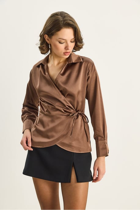 Satin V-Ausschnitt-Shirt mit Bindeband - Image 4