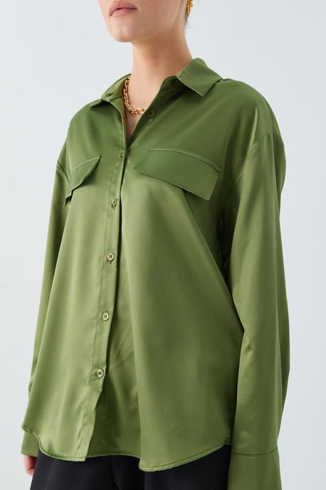 Satin-Hemd mit Knopfleiste und TaschenDETAIL - Image 4
