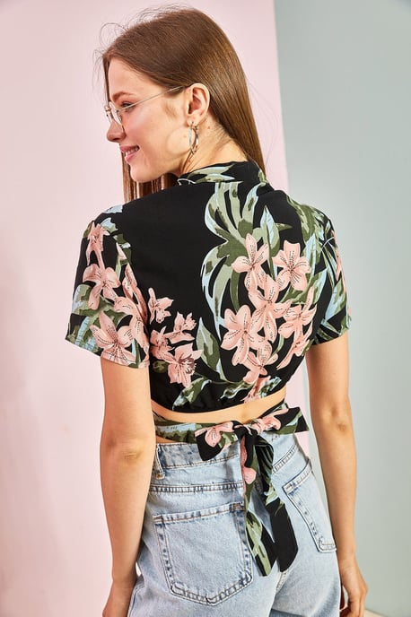 Blumiges Crop-Shirt - Image 3