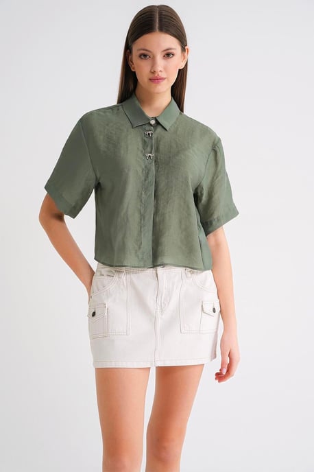 Kurzarm-Crop-Shirt mit Steinzubehör - Image 2
