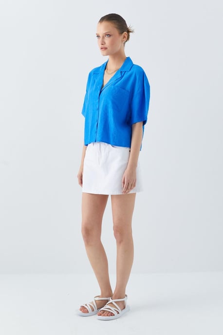 Lässiges Button-Up Cropped Shirt mit Tasche - Image 2