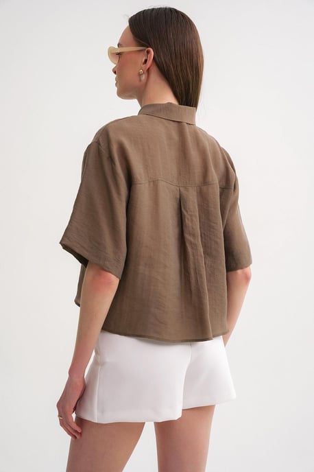Kurzarm-Crop-Shirt mit Stein-Accessoires - Image 6