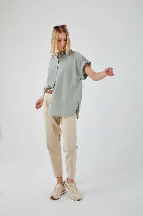 Übergroßes Kurzarm-Popeline-Hemd mit Knopfleiste - Image 5