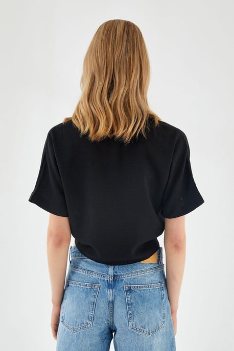V-Ausschnitt mit Bindeband Slim Fit Cropped-Shirt - Image 6