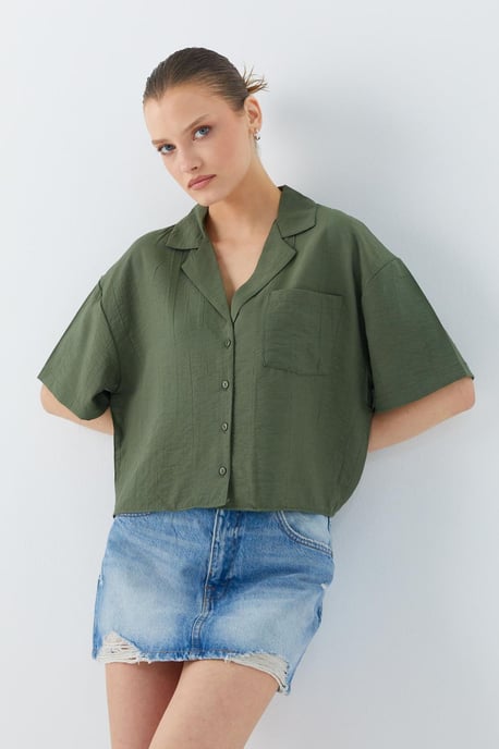 Lockere Passform Button-Up Crop-Shirt mit Tasche - Image 3
