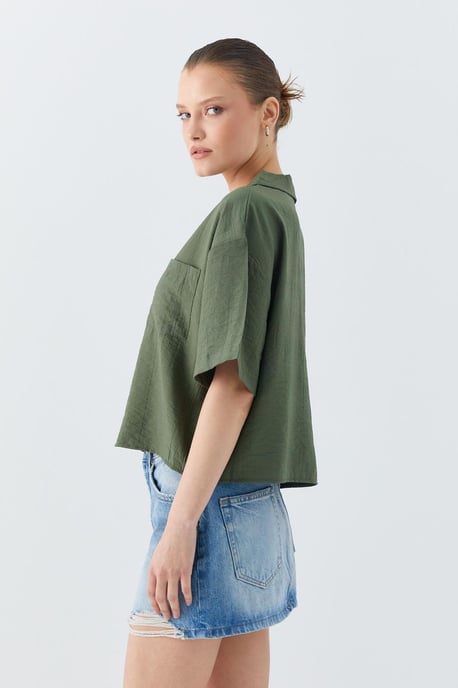 Lockere Passform Button-Up Crop-Shirt mit Tasche - Image 5