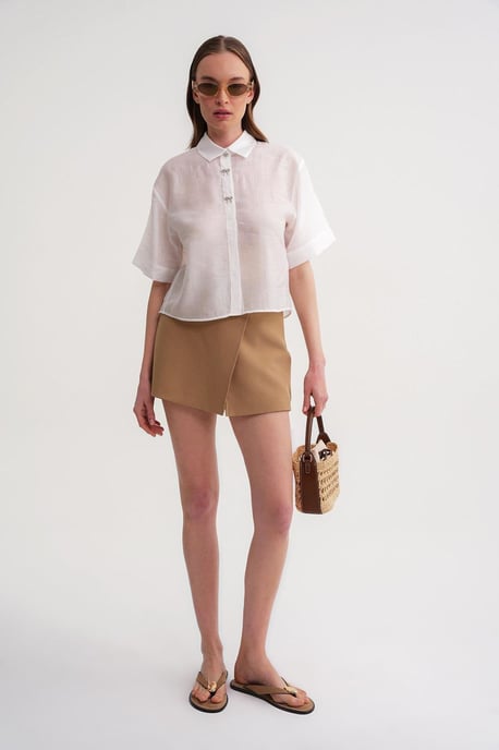 Kurzärmliges Crop-Shirt mit Stein-Accessoires - Image 2