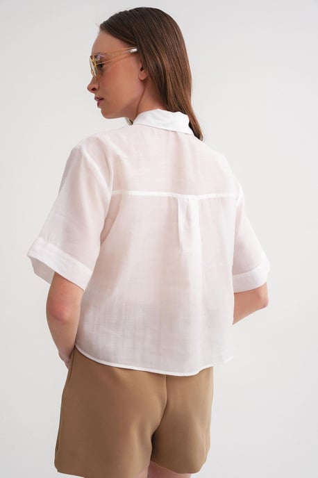 Kurzärmliges Crop-Shirt mit Stein-Accessoires - Image 5