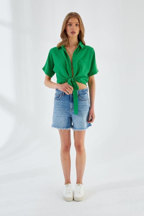 V-Ausschnitt mit Bindeband Figurbetontes Crop-Shirt - Image 3