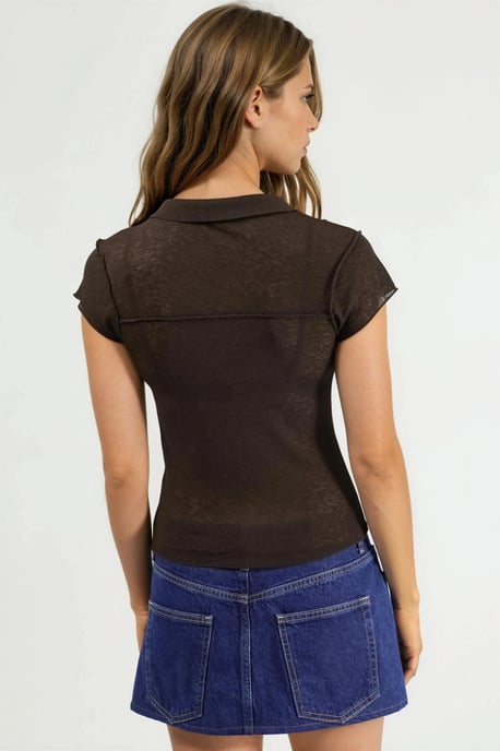 Gestricktes T-Shirt mit kurzen Ärmeln und Knöpfen - Image 4