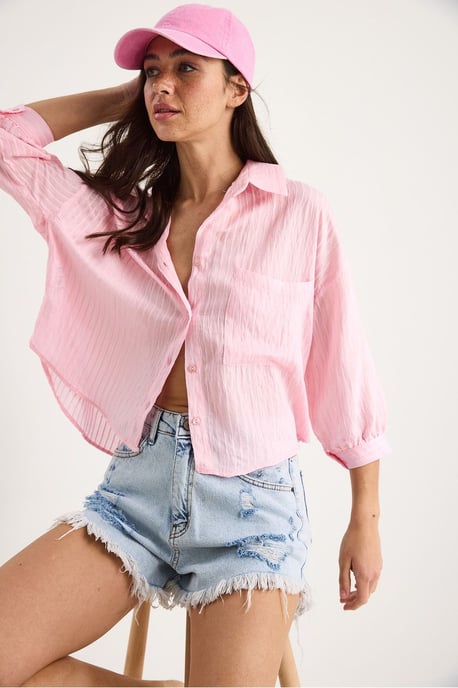 Gestreiftes Struktur-Crop-Shirt mit Knopfverschluss und Tasche - Image 3