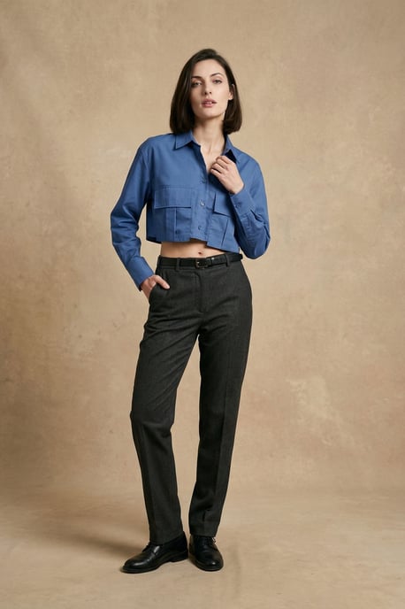 Geschnittenes Button-Up-Hemd mit Tasche - Image 2
