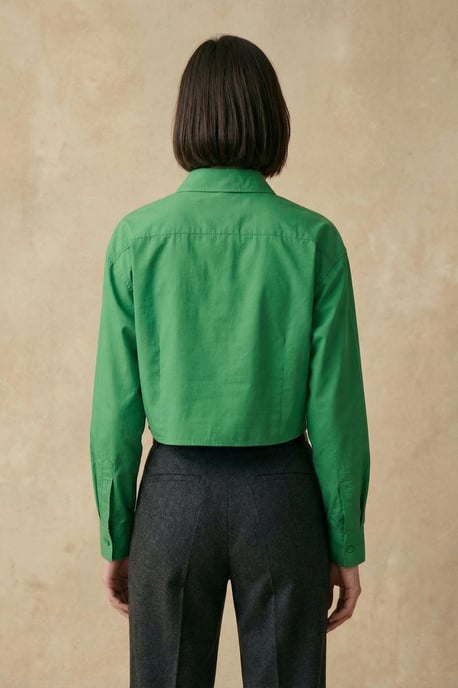 Verschlusslose kurz geschnittene Hemdbluse mit Tasche - Image 4
