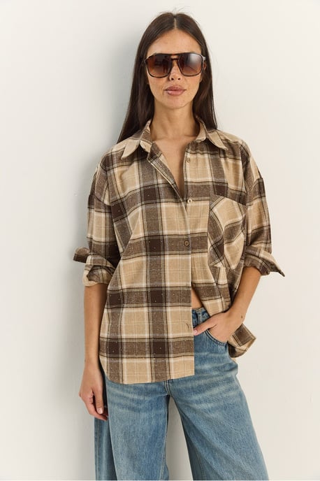 Übergröße Langarmkarobluse mit Tasche - Image 2