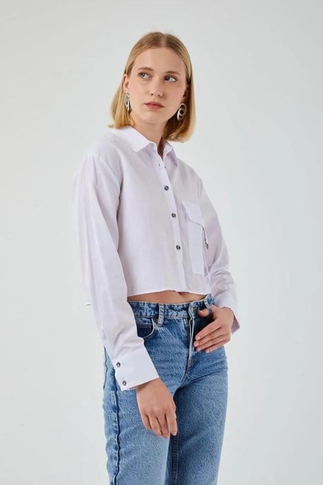 Gekürztes Popeline-Shirt mit Taschendetails - Image 3