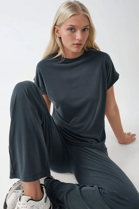 Soft Touch Basic T-Shirt - Image 1