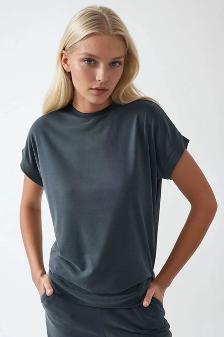 Soft Touch Basic T-Shirt - Image 3