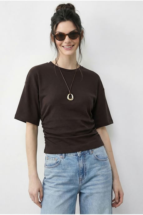 Regulär geschnittenes Rundhals-T-Shirt - Image 2