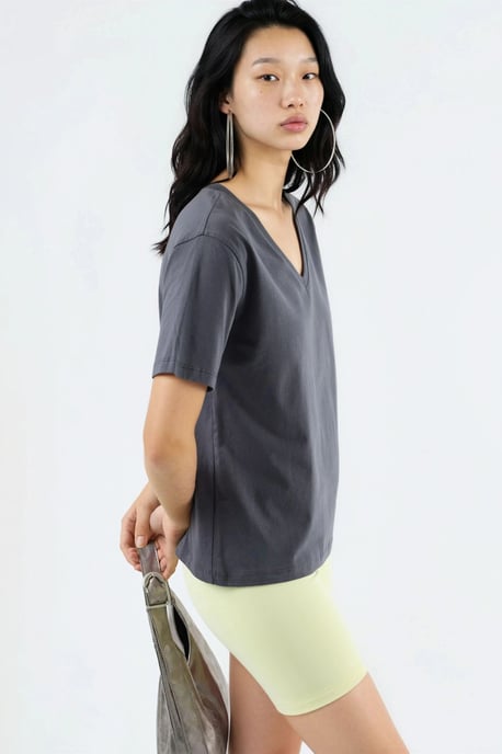 V-Ausschnitt Unifarben Strick-T-Shirt - Image 4