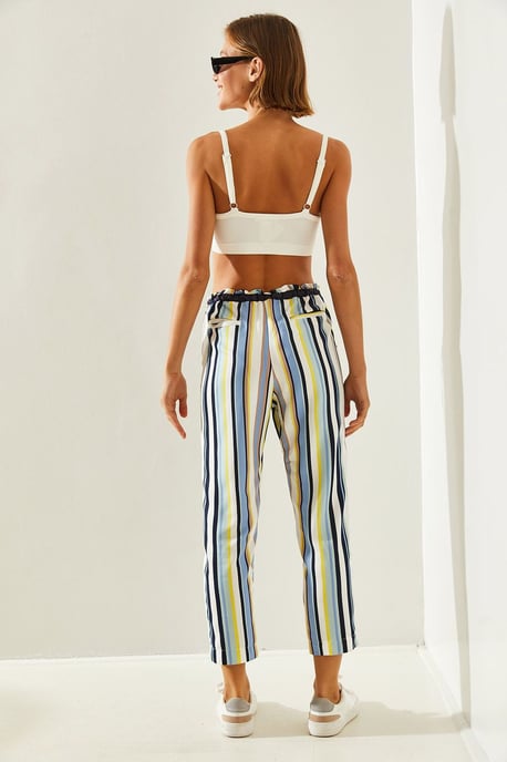 Gestreifte Karottenhose mit elastischem Bund - Image 2