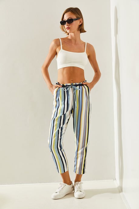 Gestreifte Karottenhose mit elastischem Bund - Image 3
