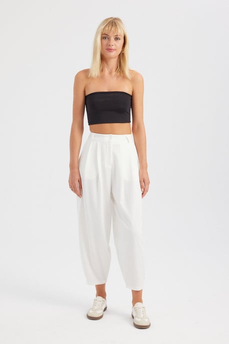 Hochtaillierte, gefaltete Karottenhose - Image 3