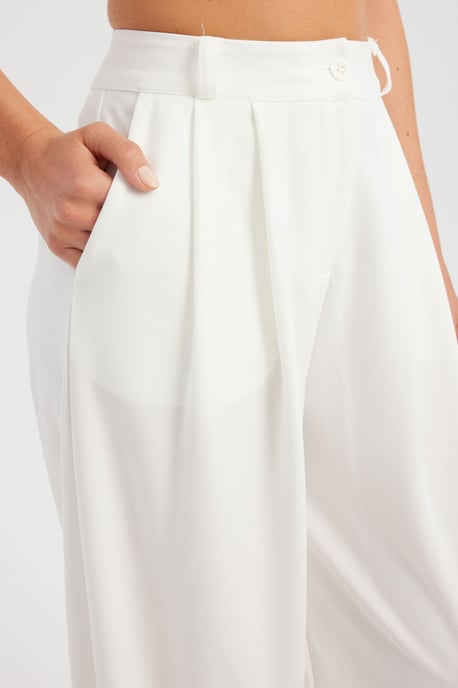 Hochtaillierte, gefaltete Karottenhose - Image 4