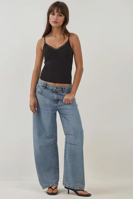 Dünnes Strick V-Ausschnitt Slim Fit Top mit Spitze التفاصيل - Image 2