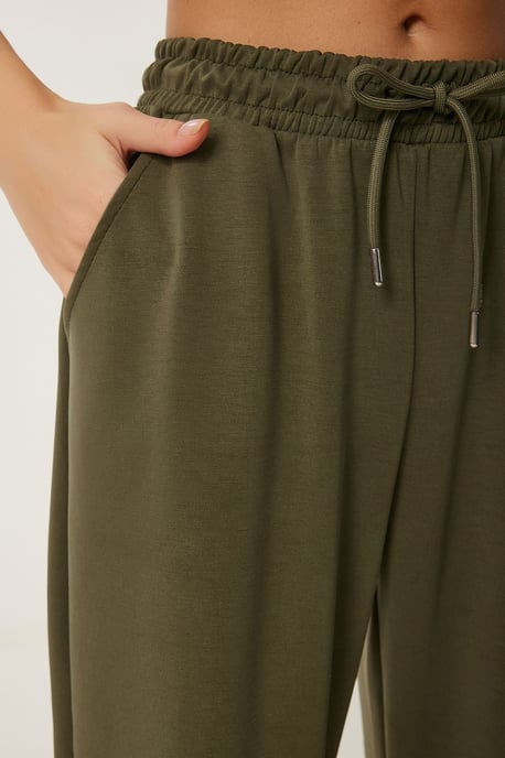 Schweißhose mit weitem Bein und Kordelzugbund - Image 5
