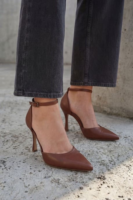 Hochtaillierte Jeanshose mit Reißverschluss - Image 5