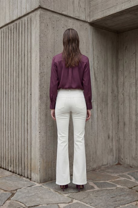 Hochgeschnittene Schlagjeans - Image 3