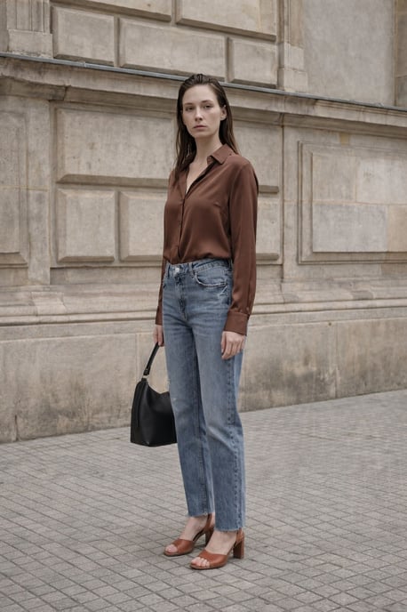 Hochtaillierte, knöchellange Jeans mit geradem Bein - Image 5