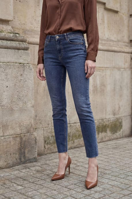 Hochtaillierte Skinny-Jeans - Image 6