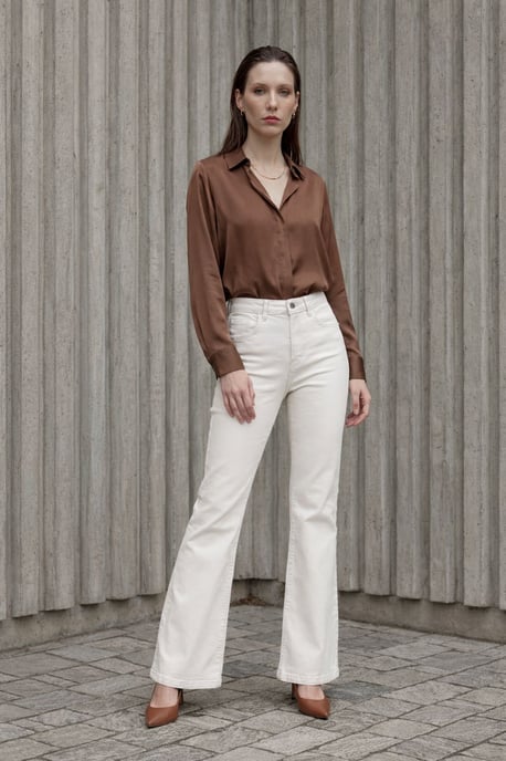 Hochgeschnittene Schlagjeans - Image 6