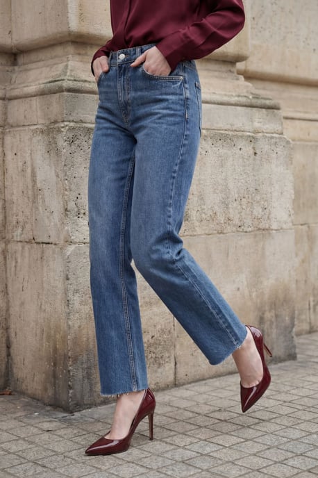 Hochtaillierte, knöchellange, gerade geschnittene Jeanshose - Image 2