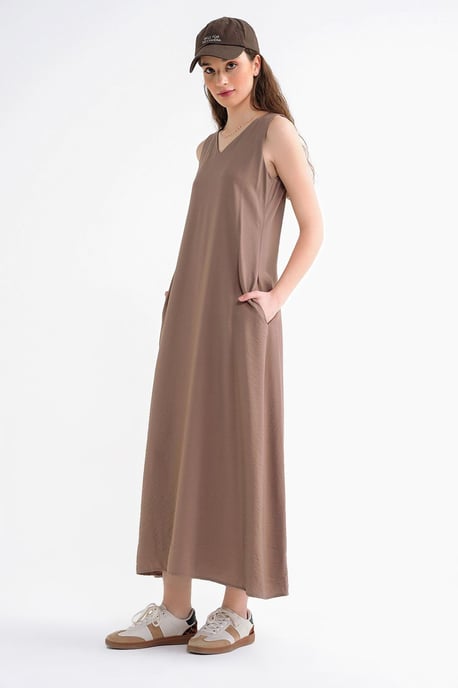 Ärmelloses Maxi-Kleid mit V-Ausschnitt und Taschen - Image 3