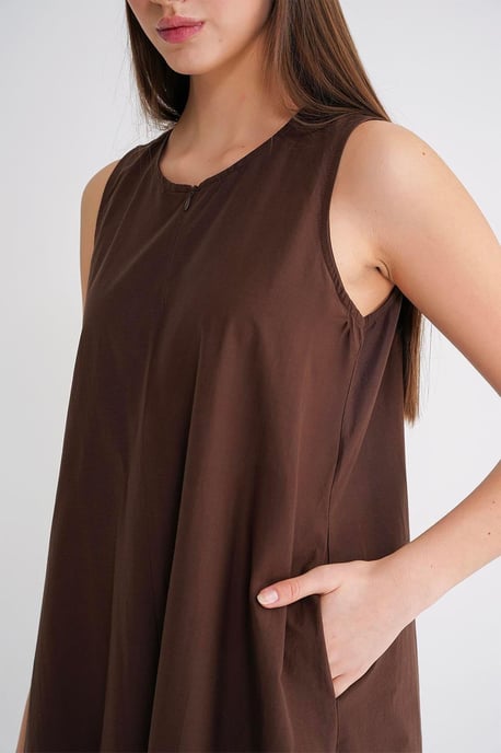 Maxikleid mit Kragen und Rüschendetails - Image 6