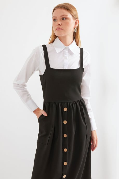 Maxikleid in A-Linie mit quadratischem Kragen und Knopfverschluss - Image 2