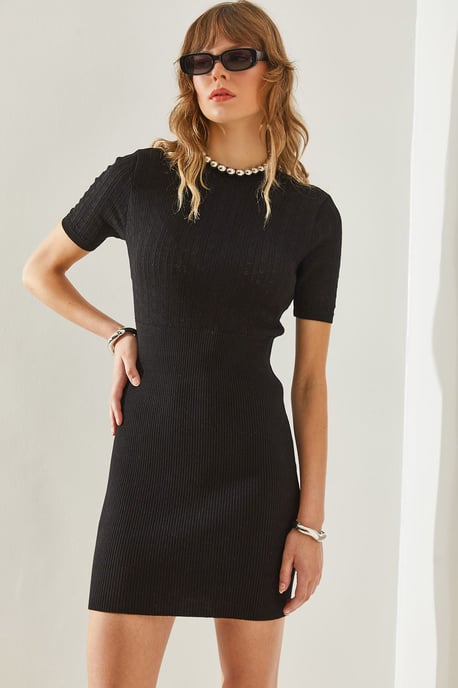Bianco Lucci Slim-fit Strickkleid in Midi-Länge mit Rundhalsausschnitt - Schwarz - Image 2