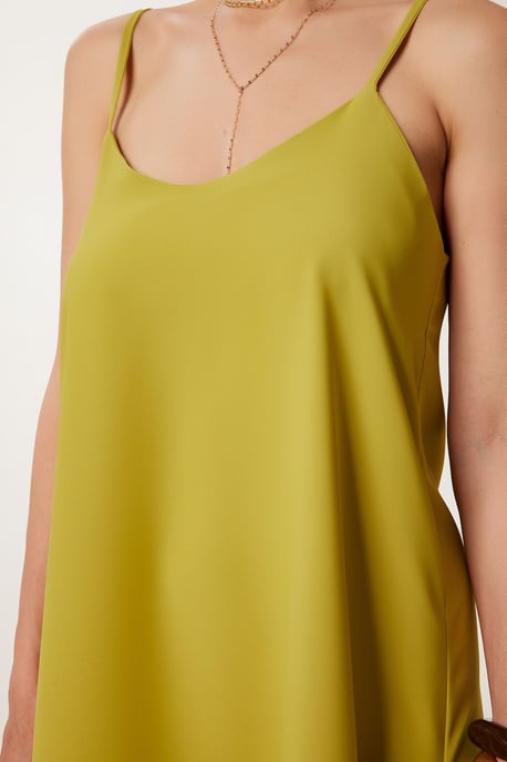 Lässiges Midi-Kleid mit U-Ausschnitt - Image 4