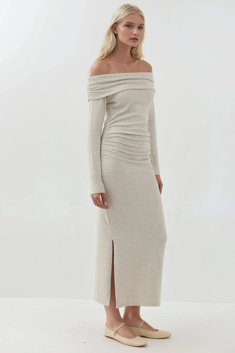 Texturiertes trägerloses Midikleid mit Schlitz - Image 3