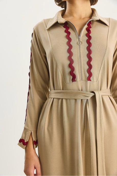 Knopf-Detail A-Linien Midi-Kleid mit Bindeband - Image 5