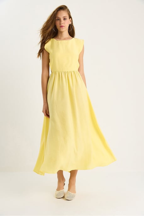 Ausschnitt Detailliertes Midi-Kleid - Image 6