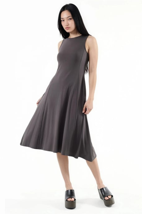 Ärmelloses Midi-Kleid mit Taschen - Image 2