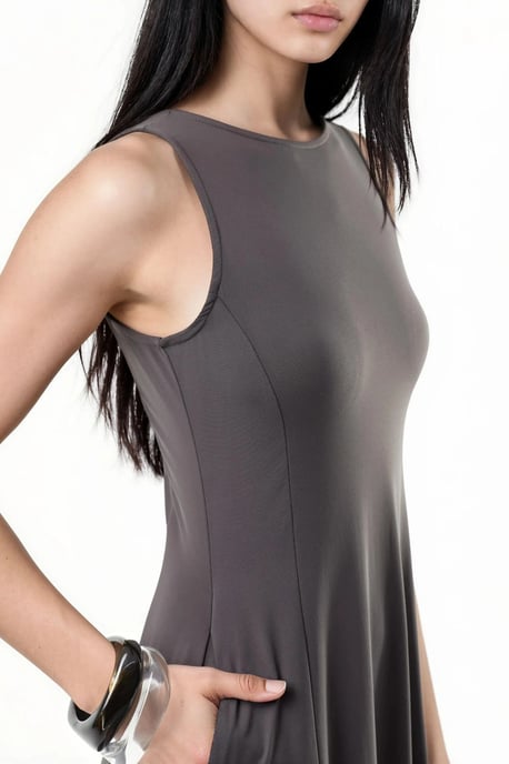Ärmelloses Midi-Kleid mit Taschen - Image 5