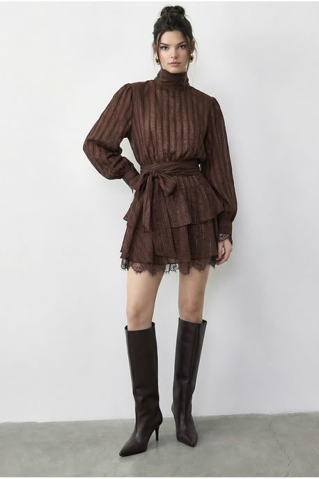 Texturiertes Mini-Kleid mit halbem Rollkragen und Spitzenakzenten - Image 2
