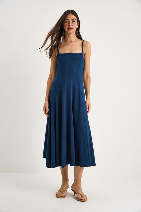Strukturiertes Midikleid mit quadratischem Kragen - Image 2