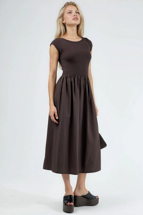 Lässiges Midi-Kleid mit Rundhalsausschnitt - Image 2