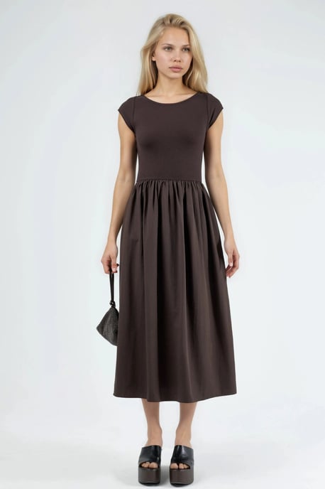 Lässiges Midi-Kleid mit Rundhalsausschnitt - Image 6