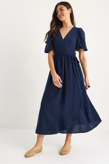 Strukturiertes V-Ausschnitt Midikleid mit Wickelverschluss - Image 1